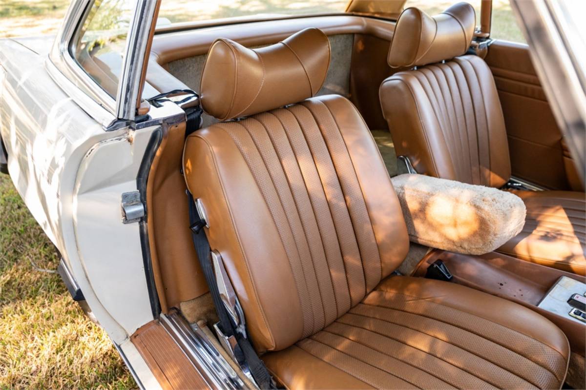 Mercedes-benz-s-class-1979-white-8