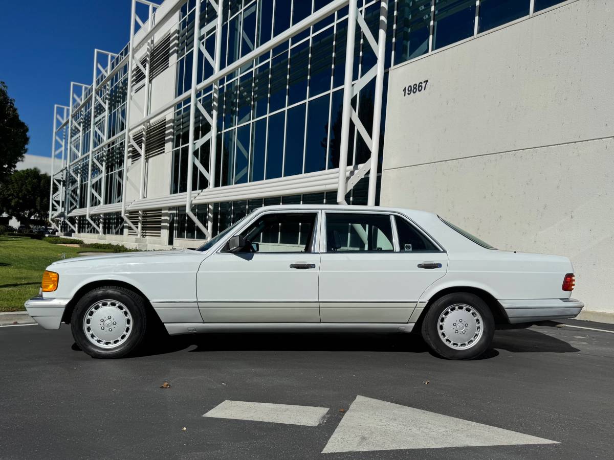 Mercedes-benz-s-class-1991-white-1