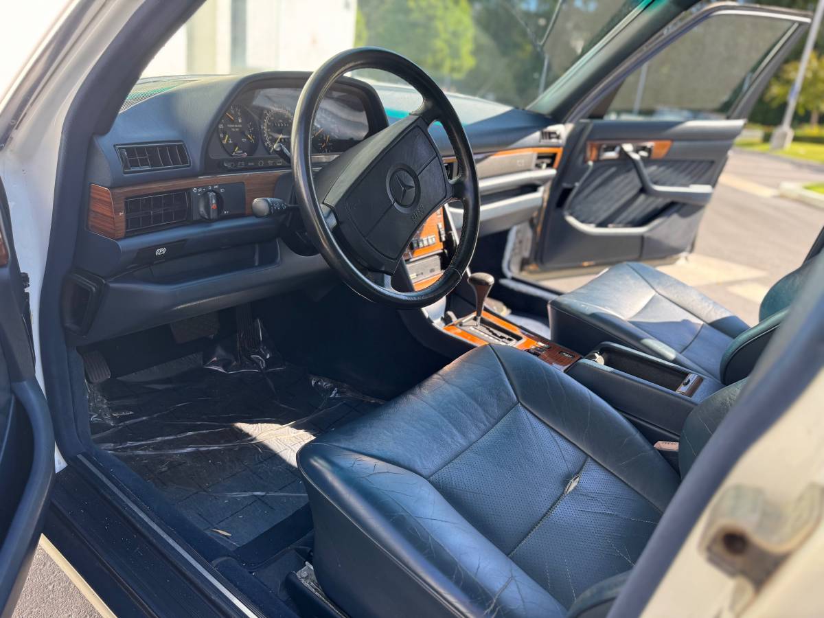 Mercedes-benz-s-class-1991-white-8