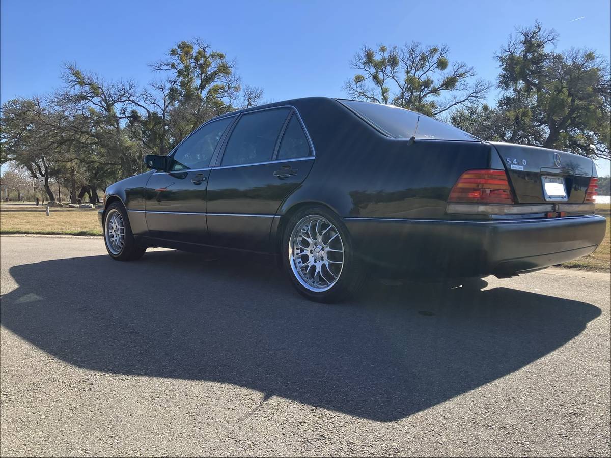 Mercedes-benz-s-class-1994-black-3