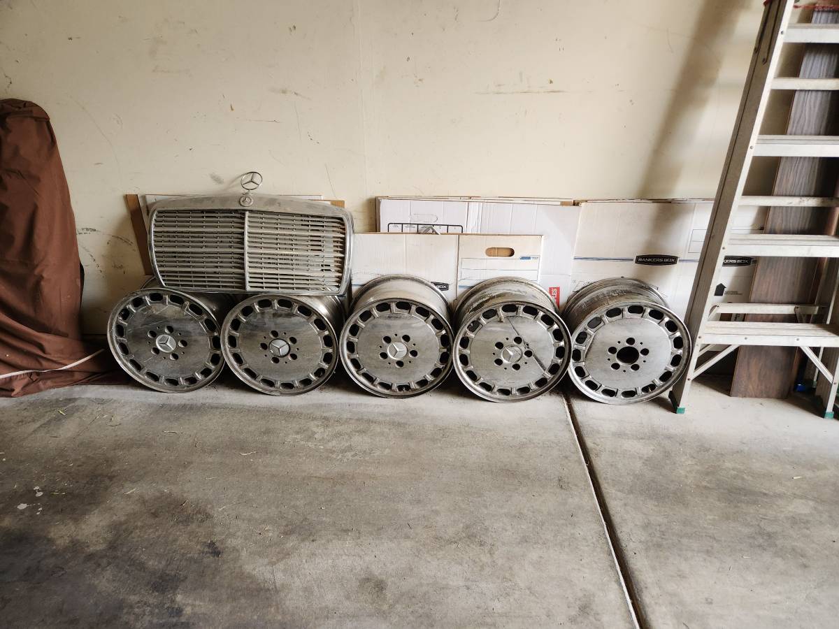 Mercedes-benz-s-class-diesel-1981-blue-11