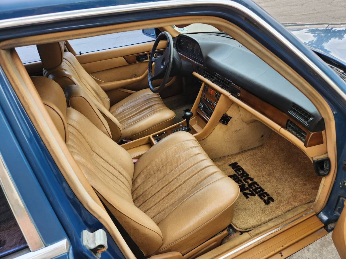 Mercedes-benz-s-class-diesel-1981-blue-2