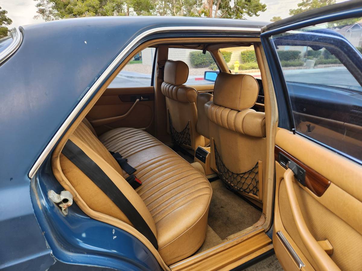 Mercedes-benz-s-class-diesel-1981-blue-3