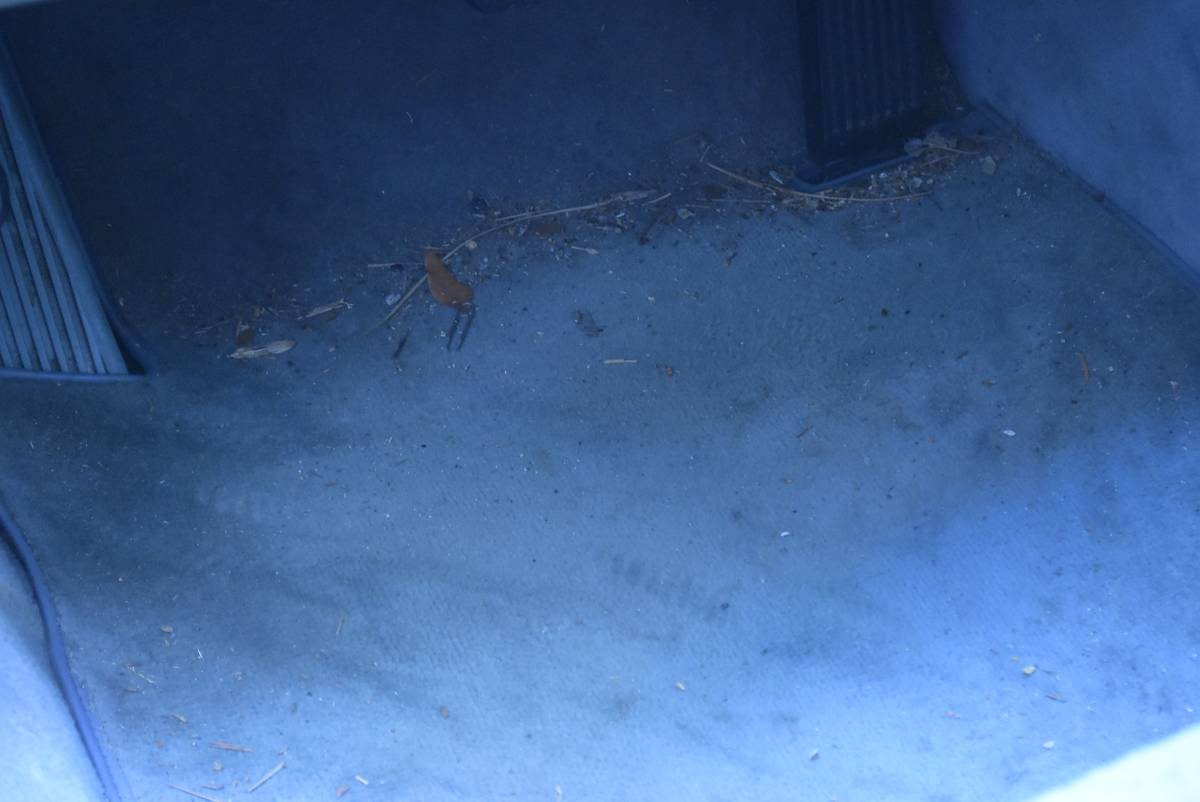 Mercedes-benz-s-class-sec560-1990-grey-4