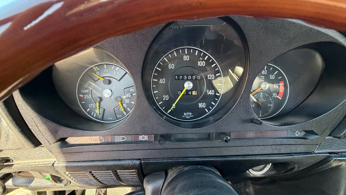 Mercedes-benz-sl450-1975-silver-14