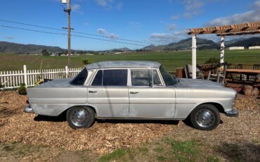 Mercedes-w110-1966-grey-1