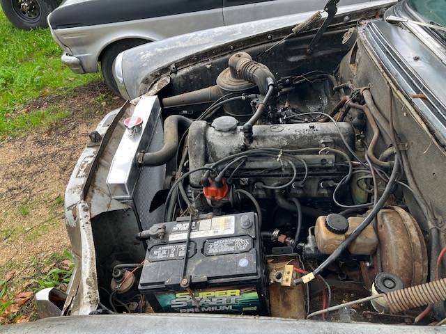 Mercedes-w110-1966-grey-2