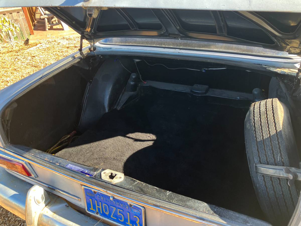 Mercedes-w110-1966-grey-6