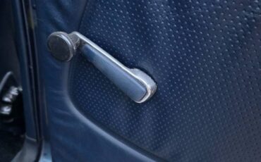 Mercedes-w123-300d-turbo-diesel-1984-blue-2