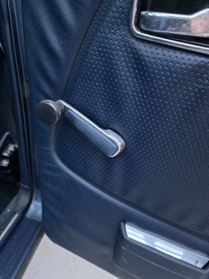 Mercedes-w123-300d-turbo-diesel-1984-blue-2