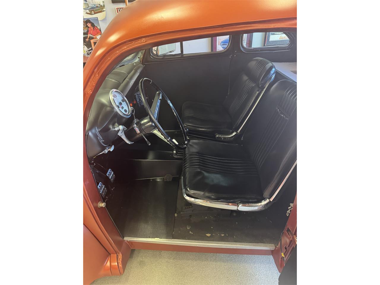 Mercury-2-dr-coupe-1941-Suade-burnt-orange-Black-2