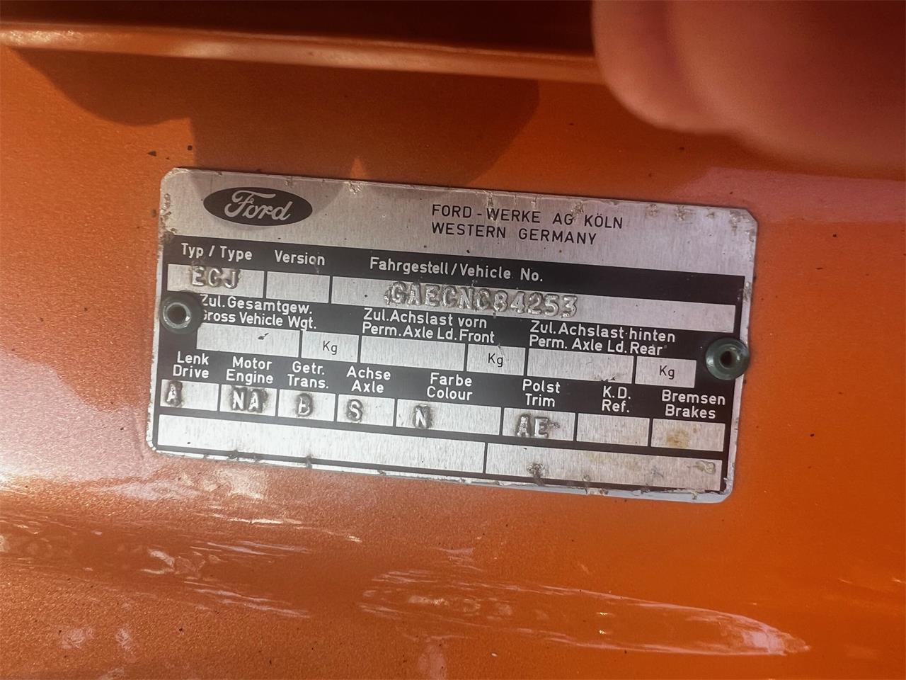 Mercury-Capri-1974-Ontario-Orange-Cream-15