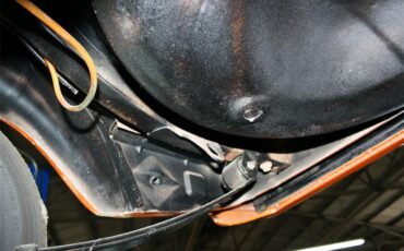 Mercury-Capri-1974-Ontario-Orange-Cream-19