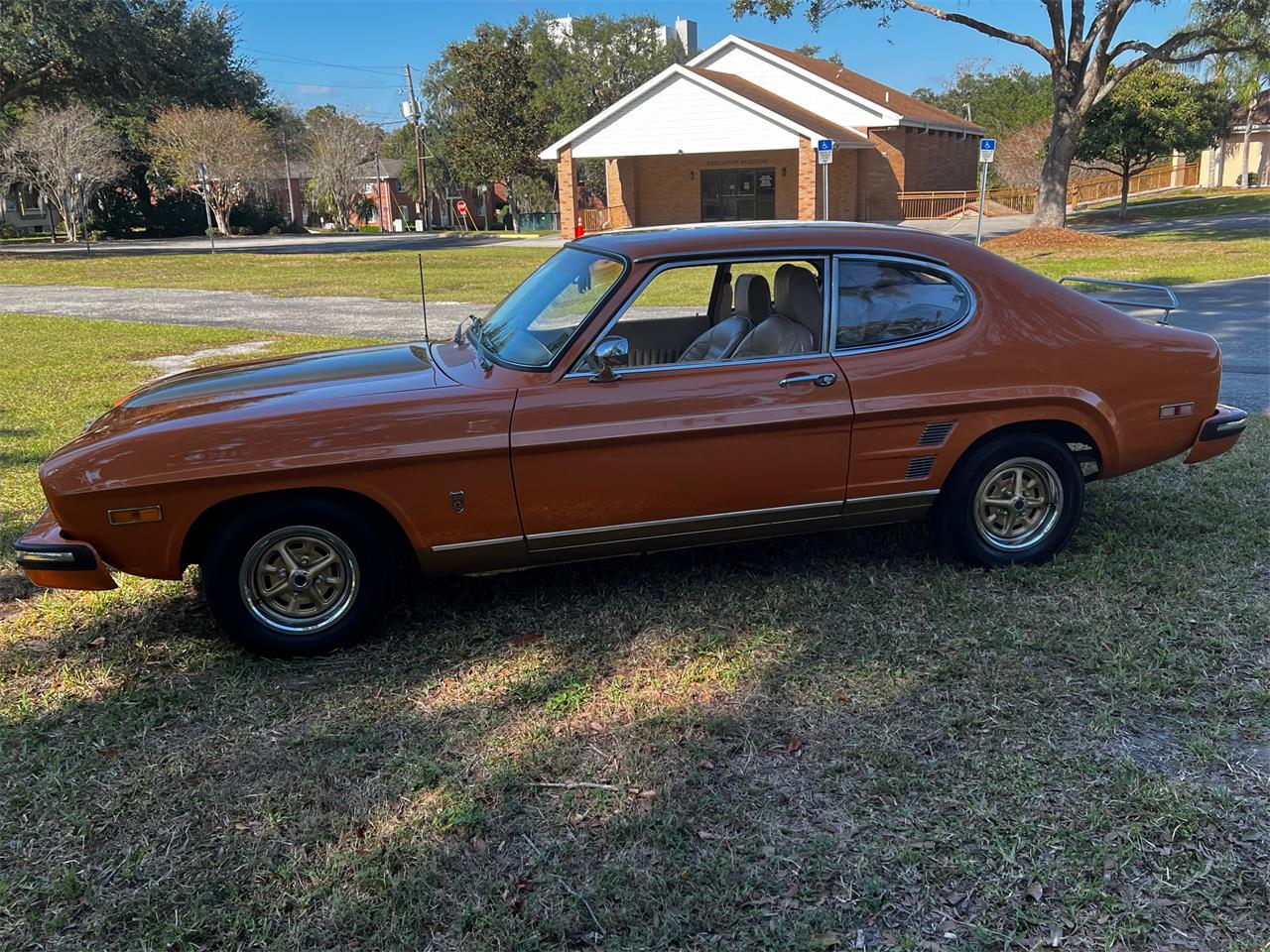 Mercury-Capri-1974-Ontario-Orange-Cream-3