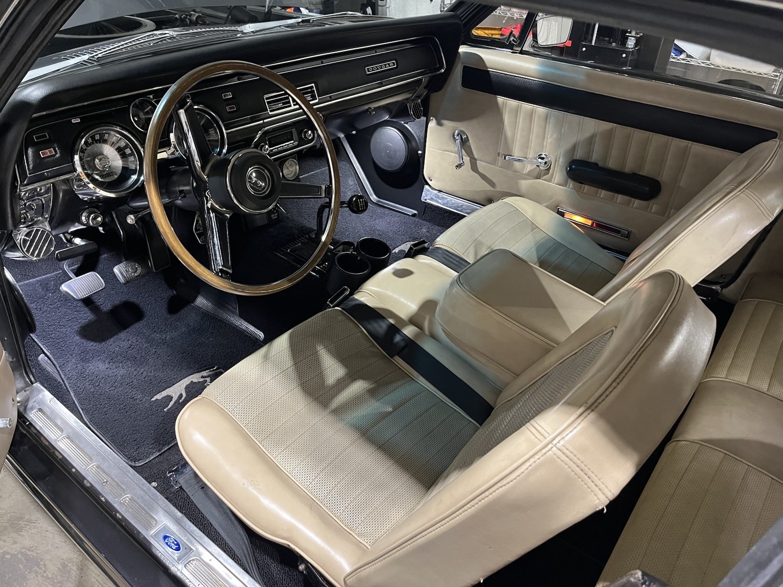 Mercury-Cougar-1967-Coupe-18