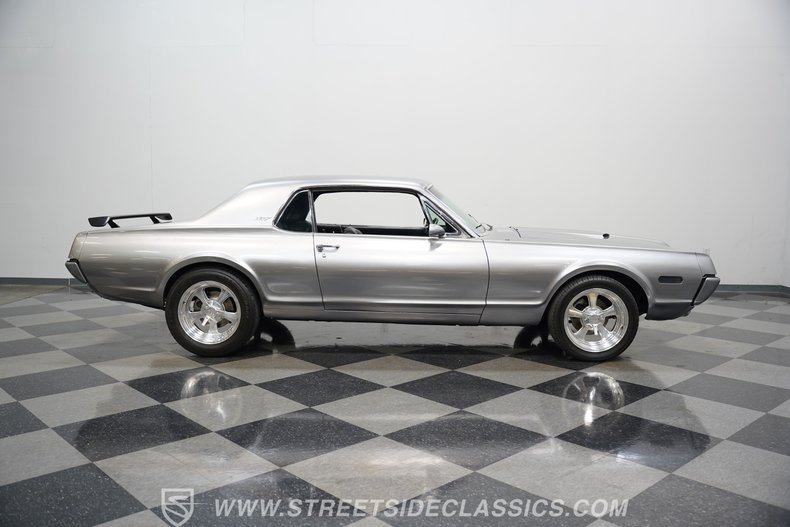 Mercury-Cougar-1968-Silver-Black-13