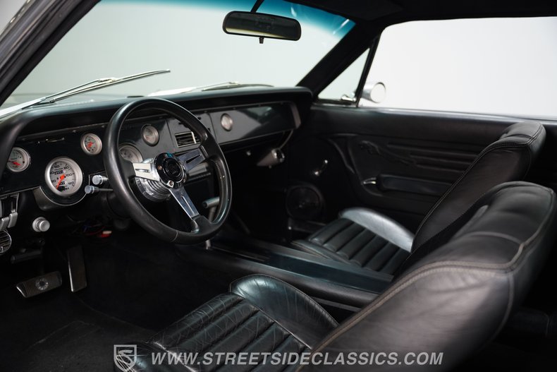 Mercury-Cougar-1968-Silver-Black-3