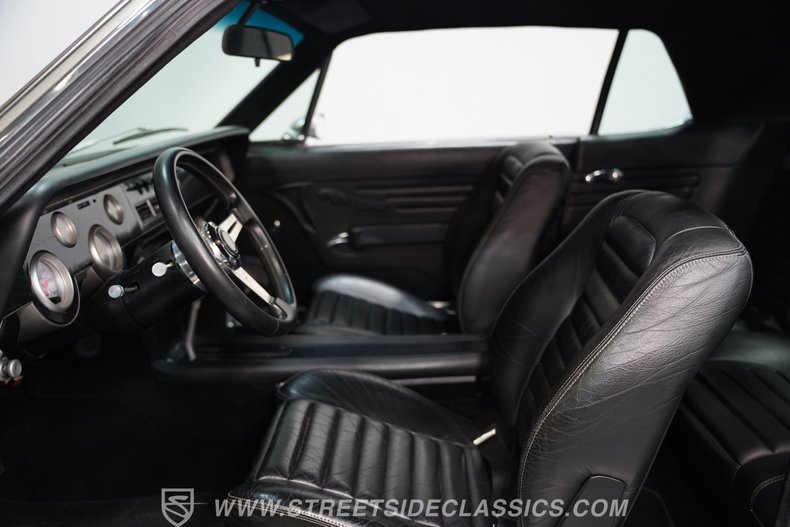 Mercury-Cougar-1968-Silver-Black-34