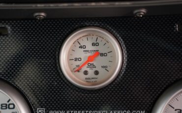 Mercury-Cougar-1968-Silver-Black-40