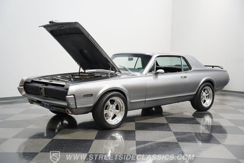 Mercury-Cougar-1968-Silver-Black-49