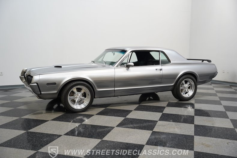 Mercury-Cougar-1968-Silver-Black-5