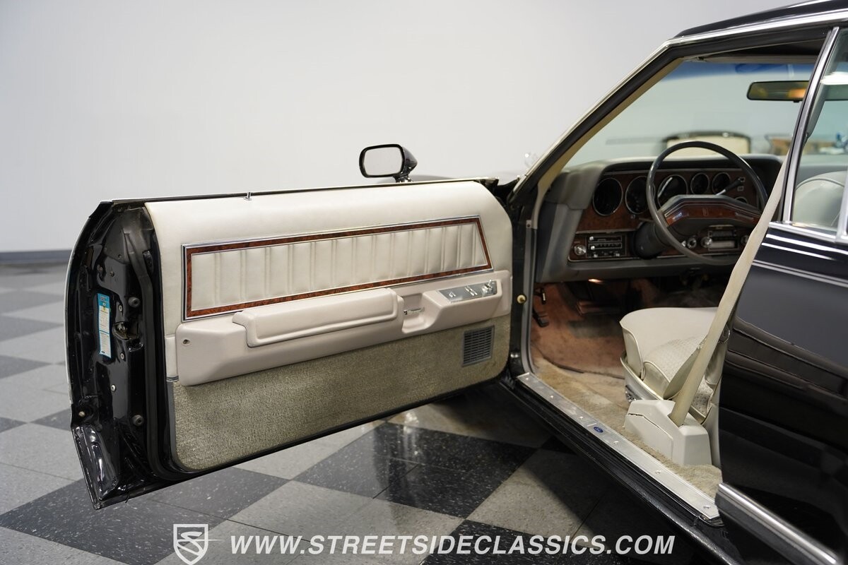 Mercury-Cougar-1979-Coupe-36