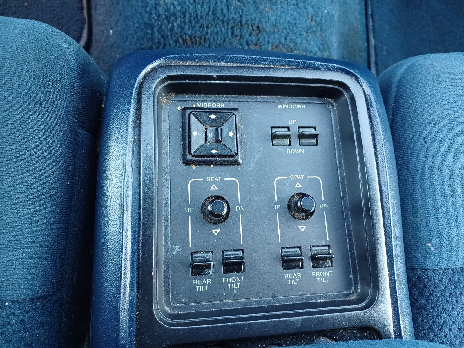 Mercury-Cougar-1987-LS-13