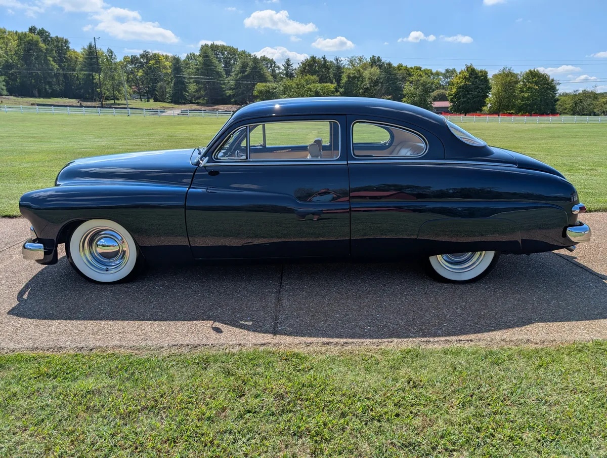 Mercury-Custom-1950-Dark-Metallic-Blue-Tan-Leather-Hydes-1