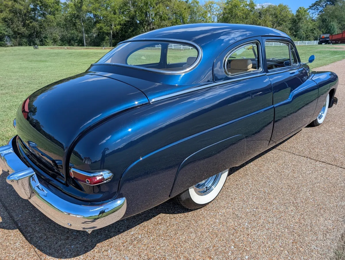 Mercury-Custom-1950-Dark-Metallic-Blue-Tan-Leather-Hydes-11