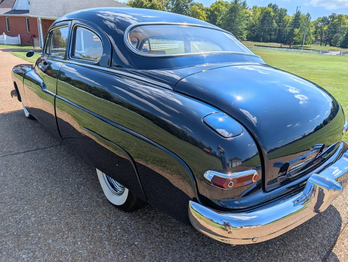 Mercury-Custom-1950-Dark-Metallic-Blue-Tan-Leather-Hydes-12