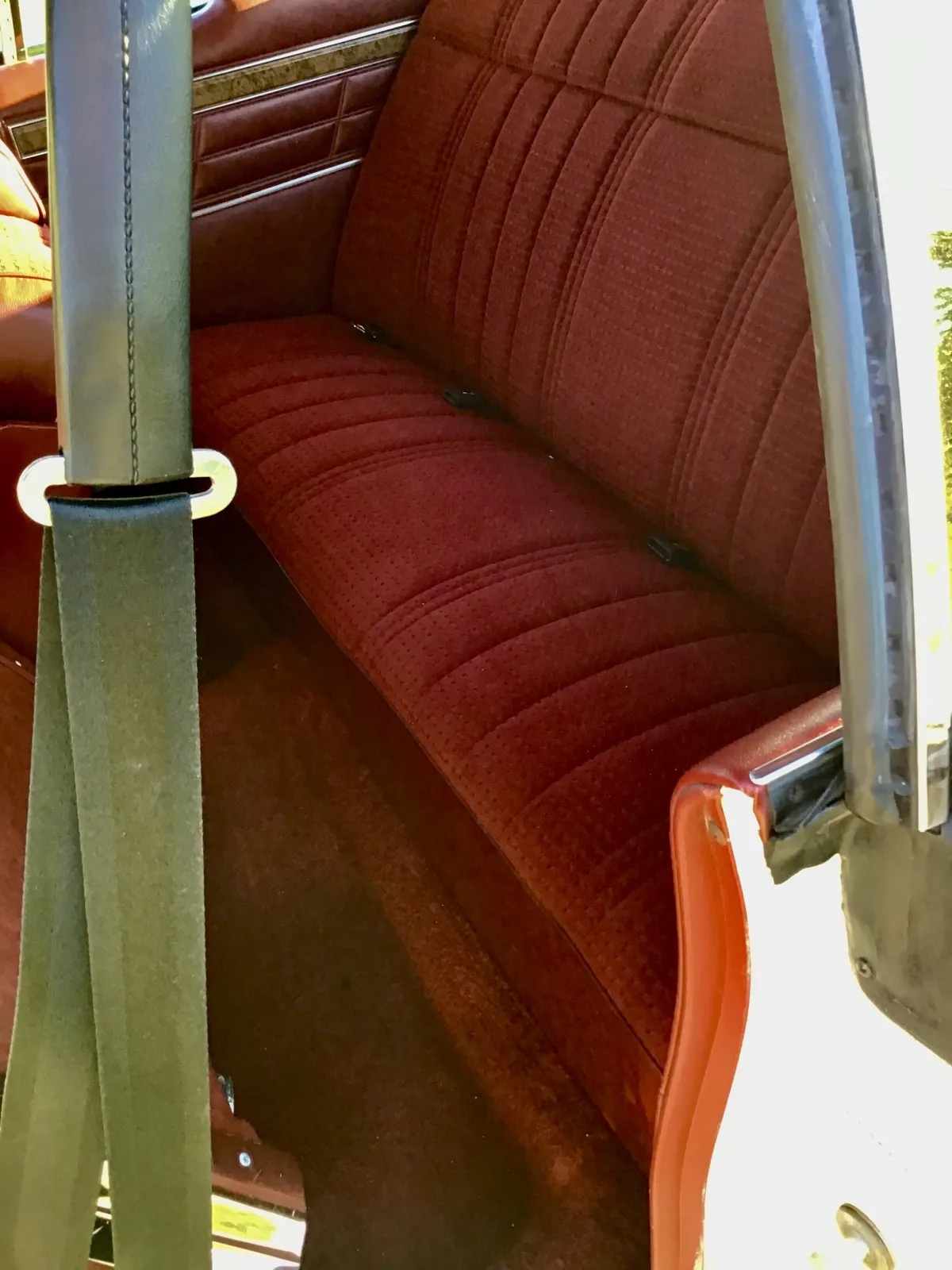 Mercury-Marquis-1977-White-Burgundy-11