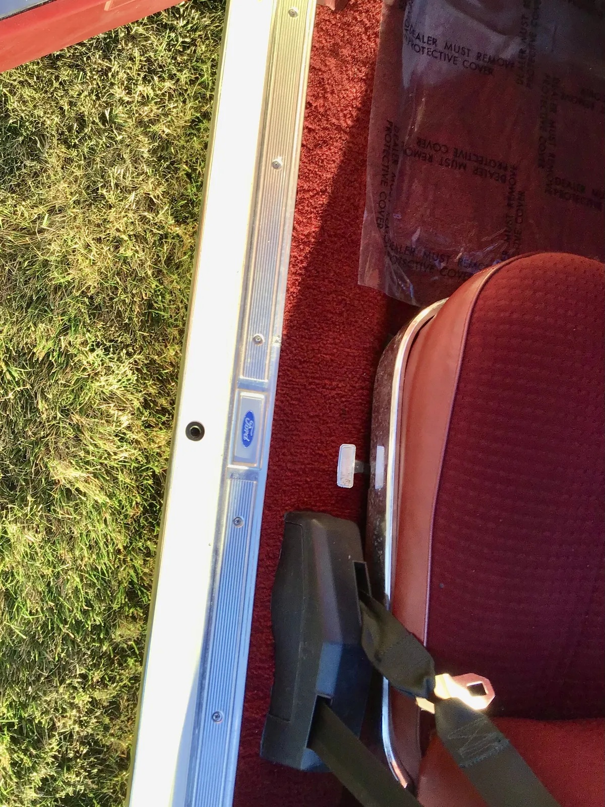 Mercury-Marquis-1977-White-Burgundy-12