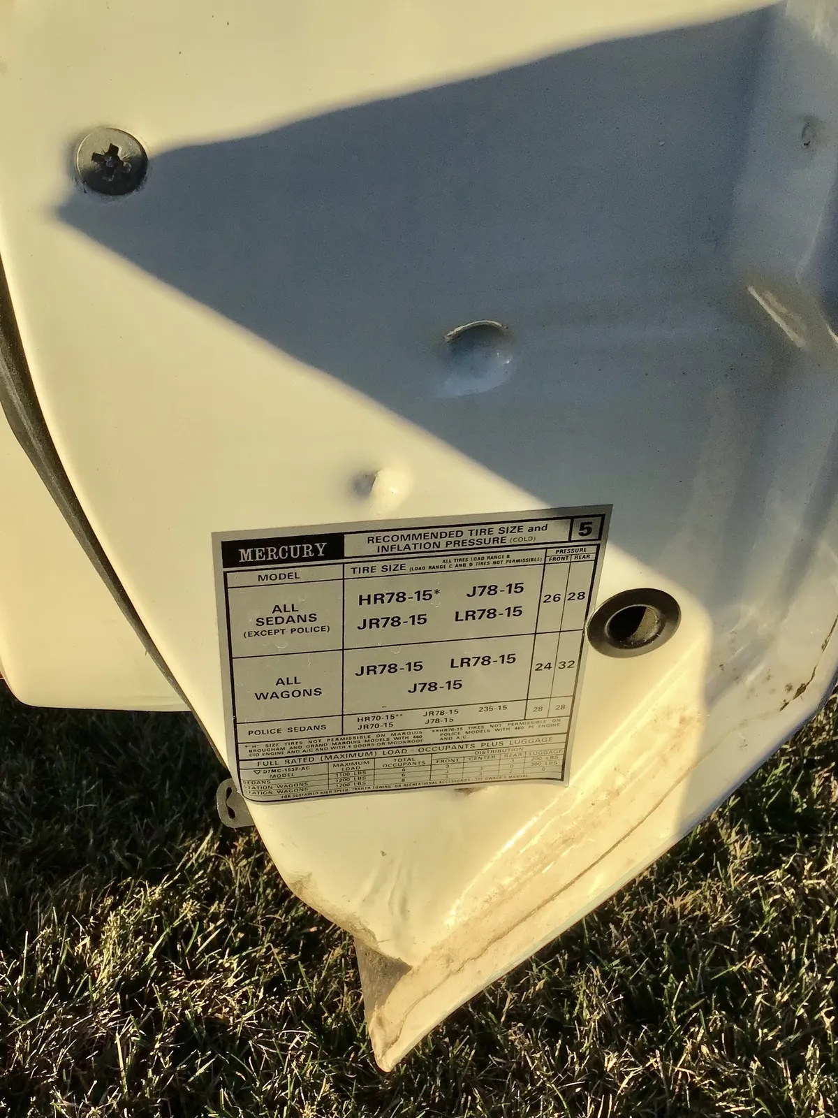 Mercury-Marquis-1977-White-Burgundy-14