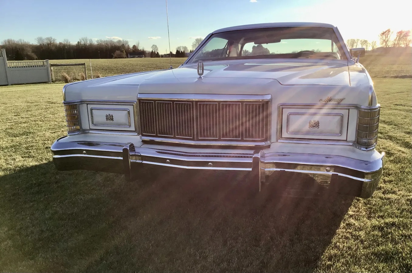 Mercury-Marquis-1977-White-Burgundy-2