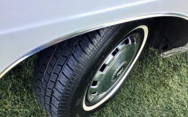 Mercury-Marquis-1977-White-Burgundy-4