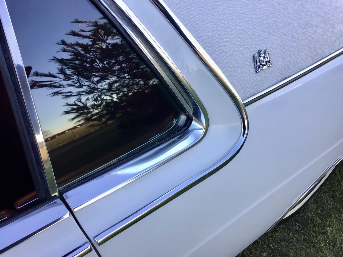 Mercury-Marquis-1977-White-Burgundy-5