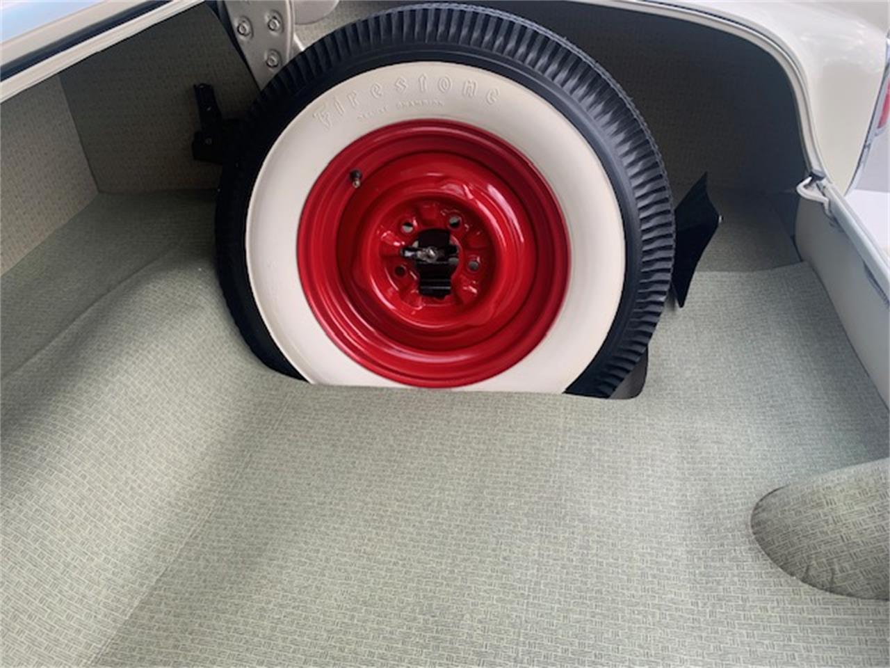 Mercury-Montclair-1955-Alaska-WhiteBlue-BlueWhite-38