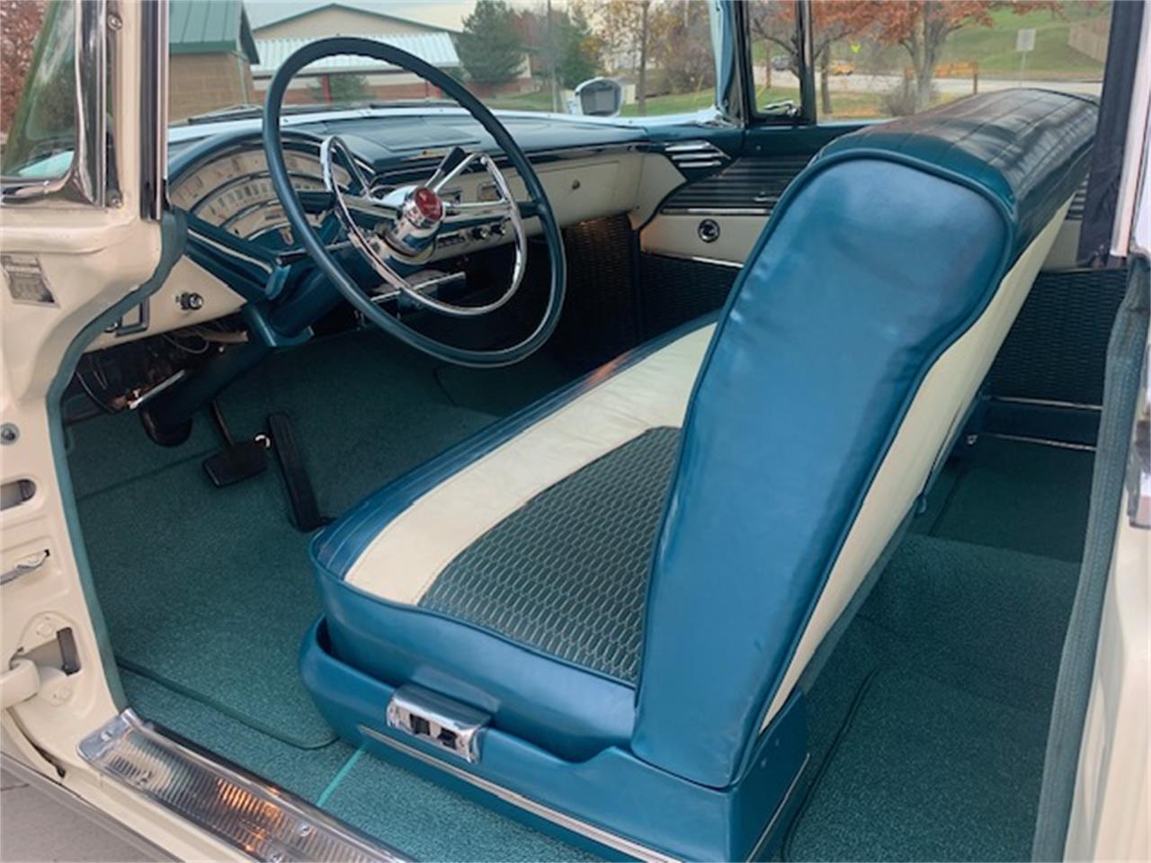 Mercury-Montclair-1955-Alaska-WhiteBlue-BlueWhite-40