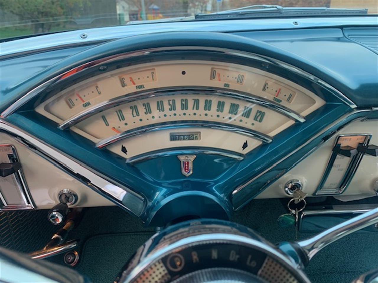 Mercury-Montclair-1955-Alaska-WhiteBlue-BlueWhite-43