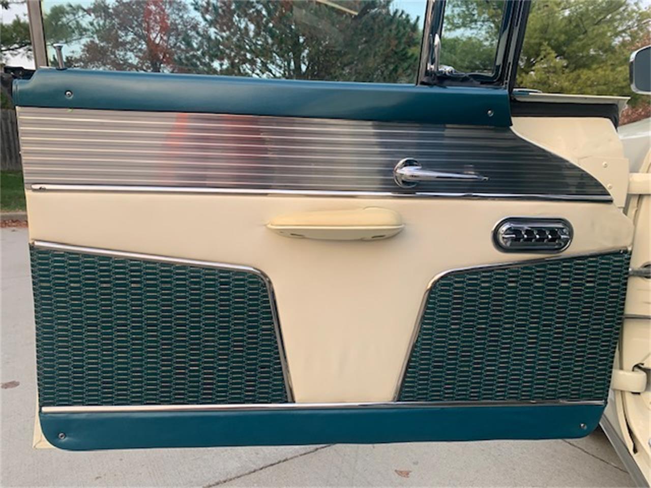 Mercury-Montclair-1955-Alaska-WhiteBlue-BlueWhite-8