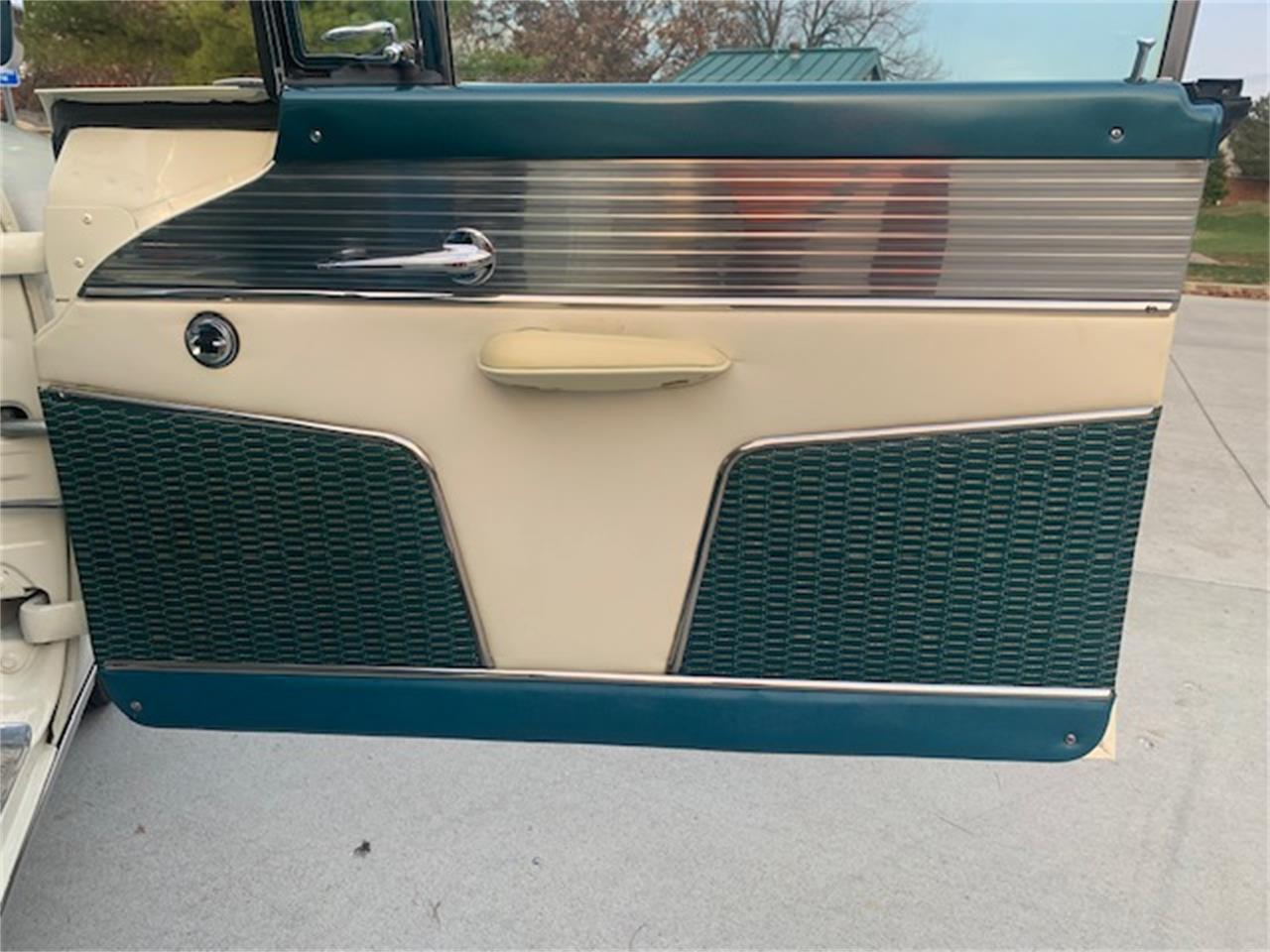 Mercury-Montclair-1955-Alaska-WhiteBlue-BlueWhite-9