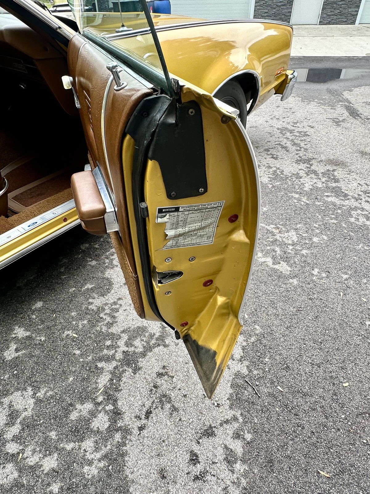 Mercury-Montego-1974-MUSEUM-QUALITY-1-OWNER-29