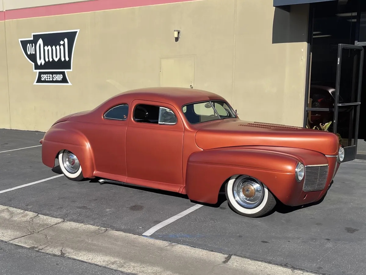 Mercury-Super-deluxe-1941-Burnt-Suade-Orange-Black