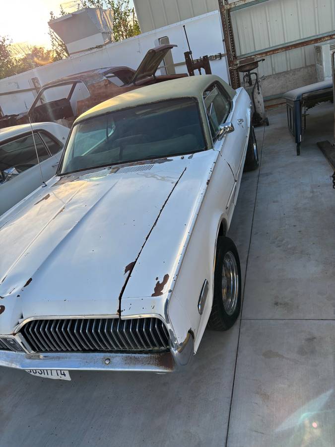 Mercury-cougar-1968-white