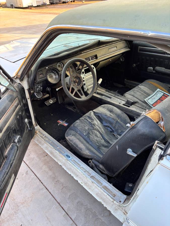 Mercury-cougar-1968-white-4