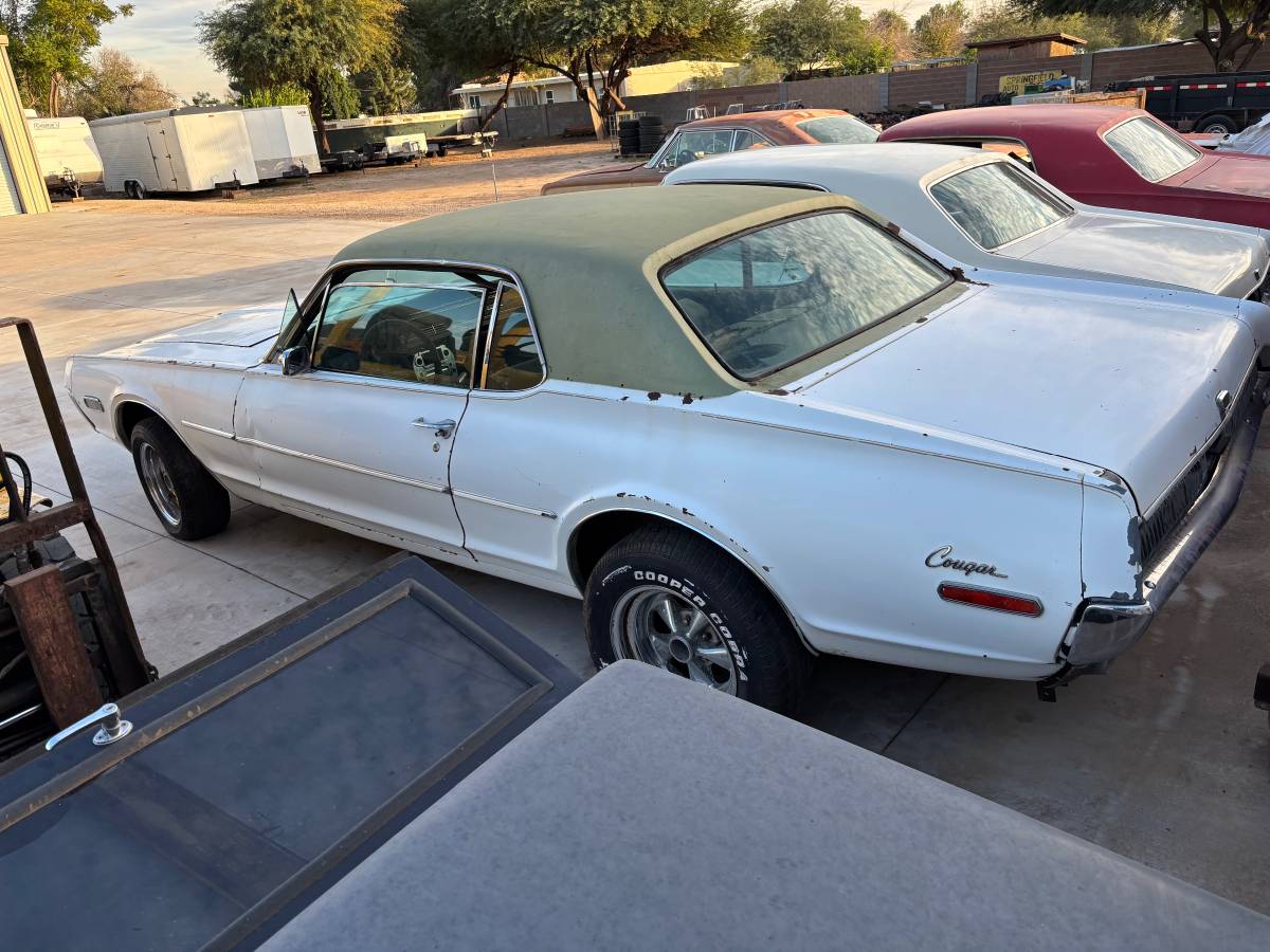 Mercury-cougar-1968-white-6