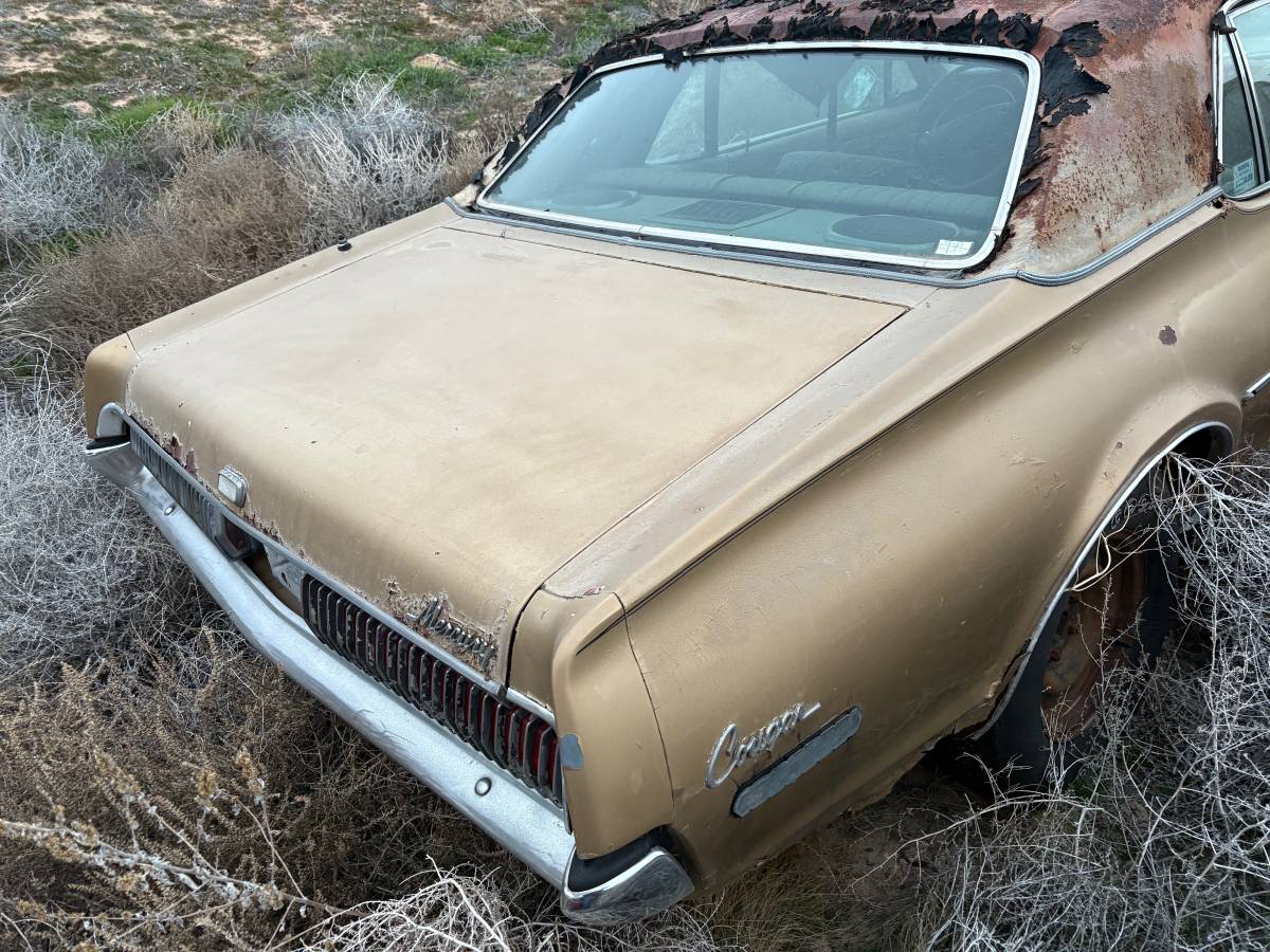 Mercury-cougar-1968-yellow-10