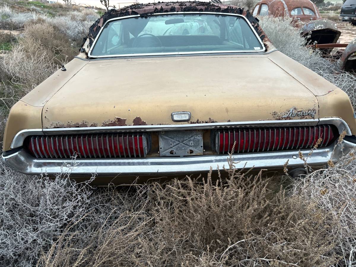 Mercury-cougar-1968-yellow-11