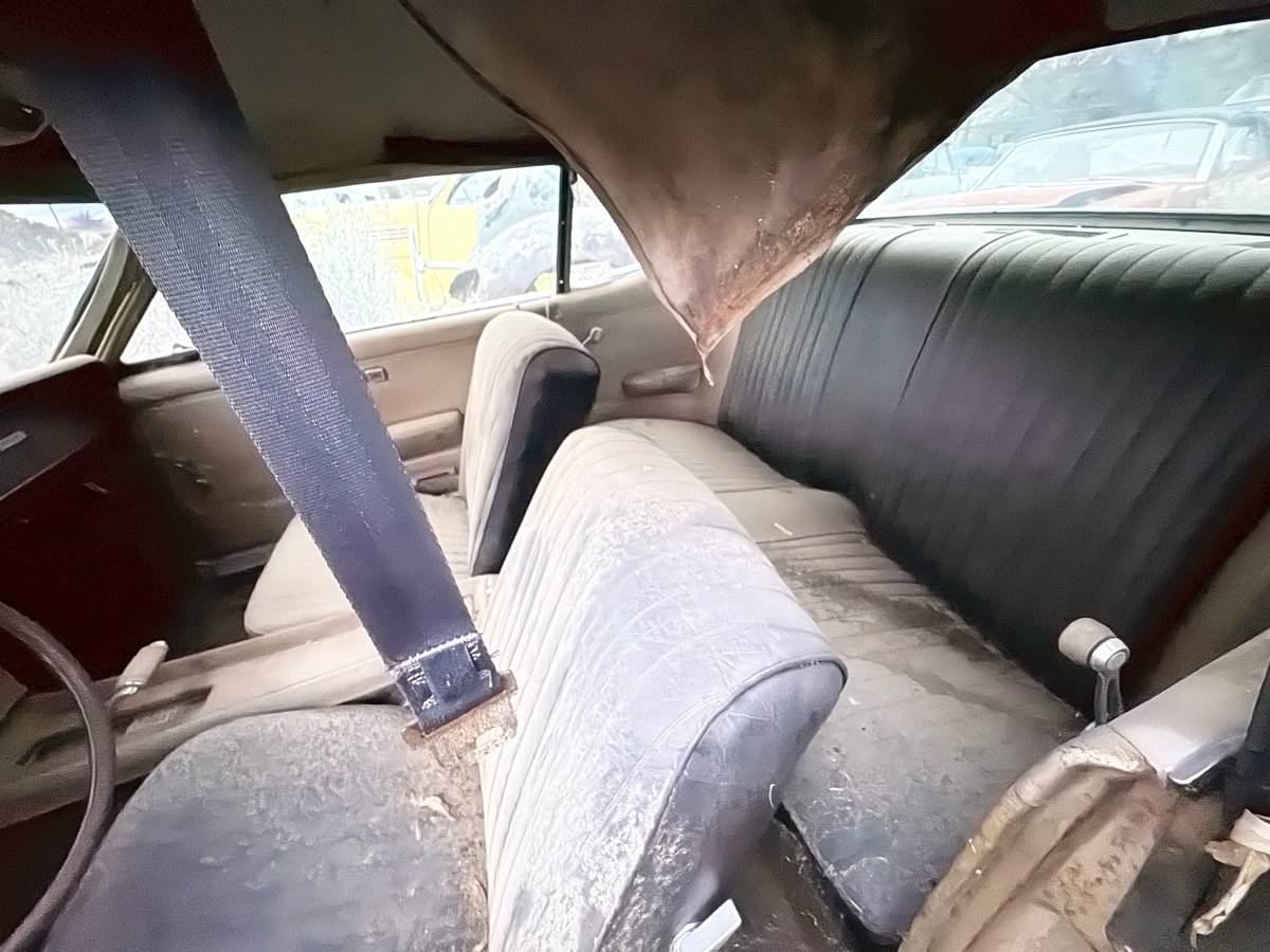 Mercury-cougar-1968-yellow-12