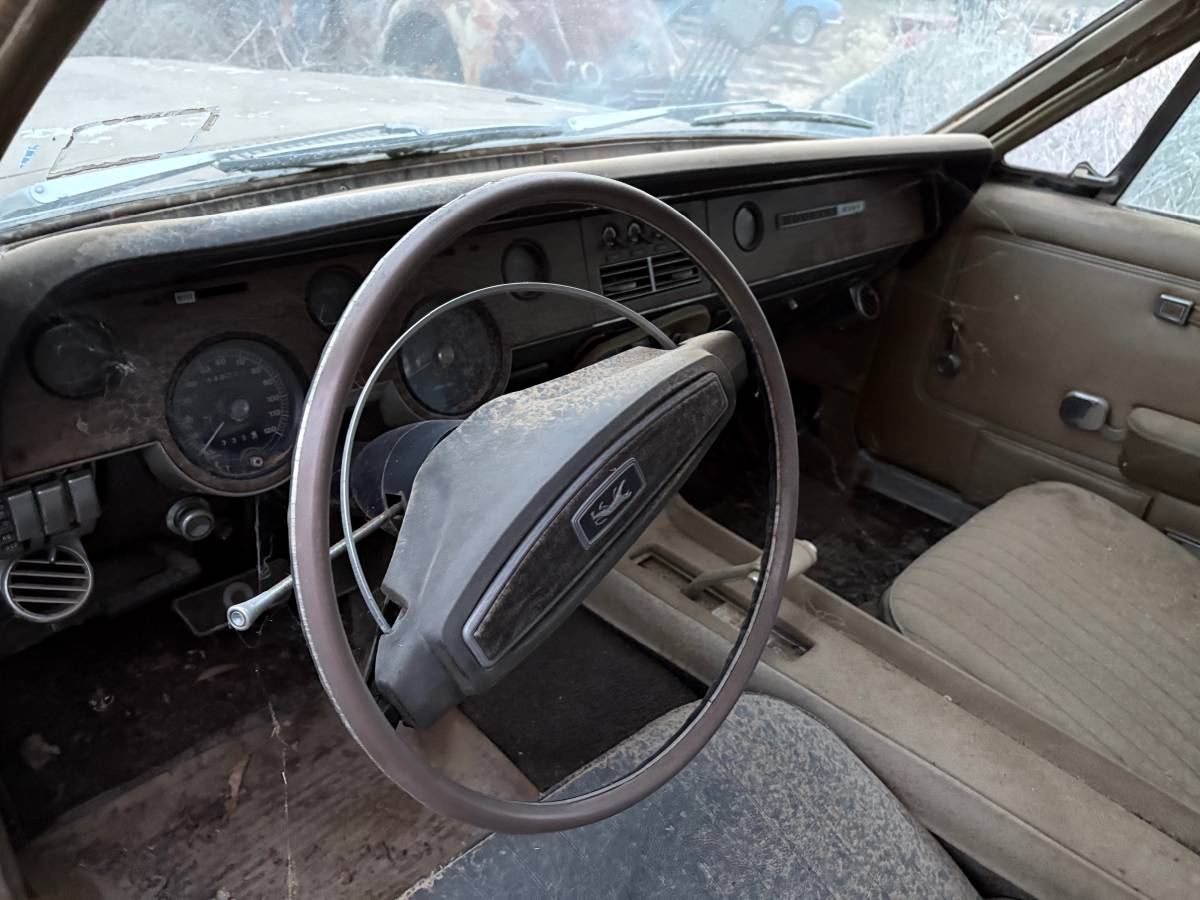 Mercury-cougar-1968-yellow-17